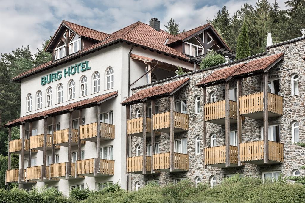Donna Burghotel Am Hohen Bogen Neukirchen beim Heiligen Blut Exteriér fotografie